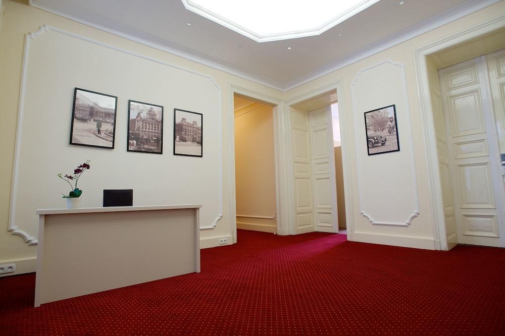 Andrassy Thai Hotel Будапеща Екстериор снимка