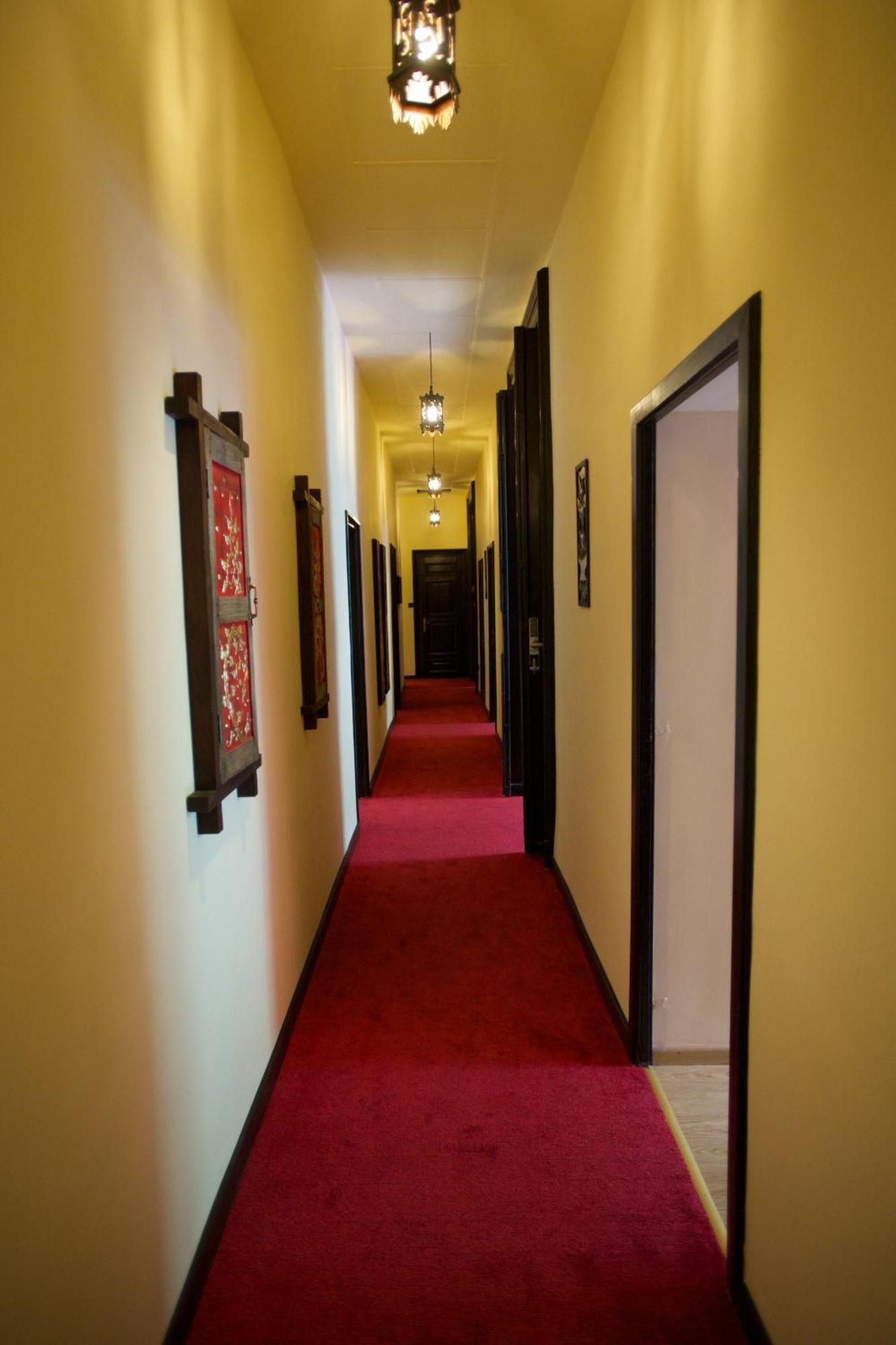Andrassy Thai Hotel Будапеща Екстериор снимка