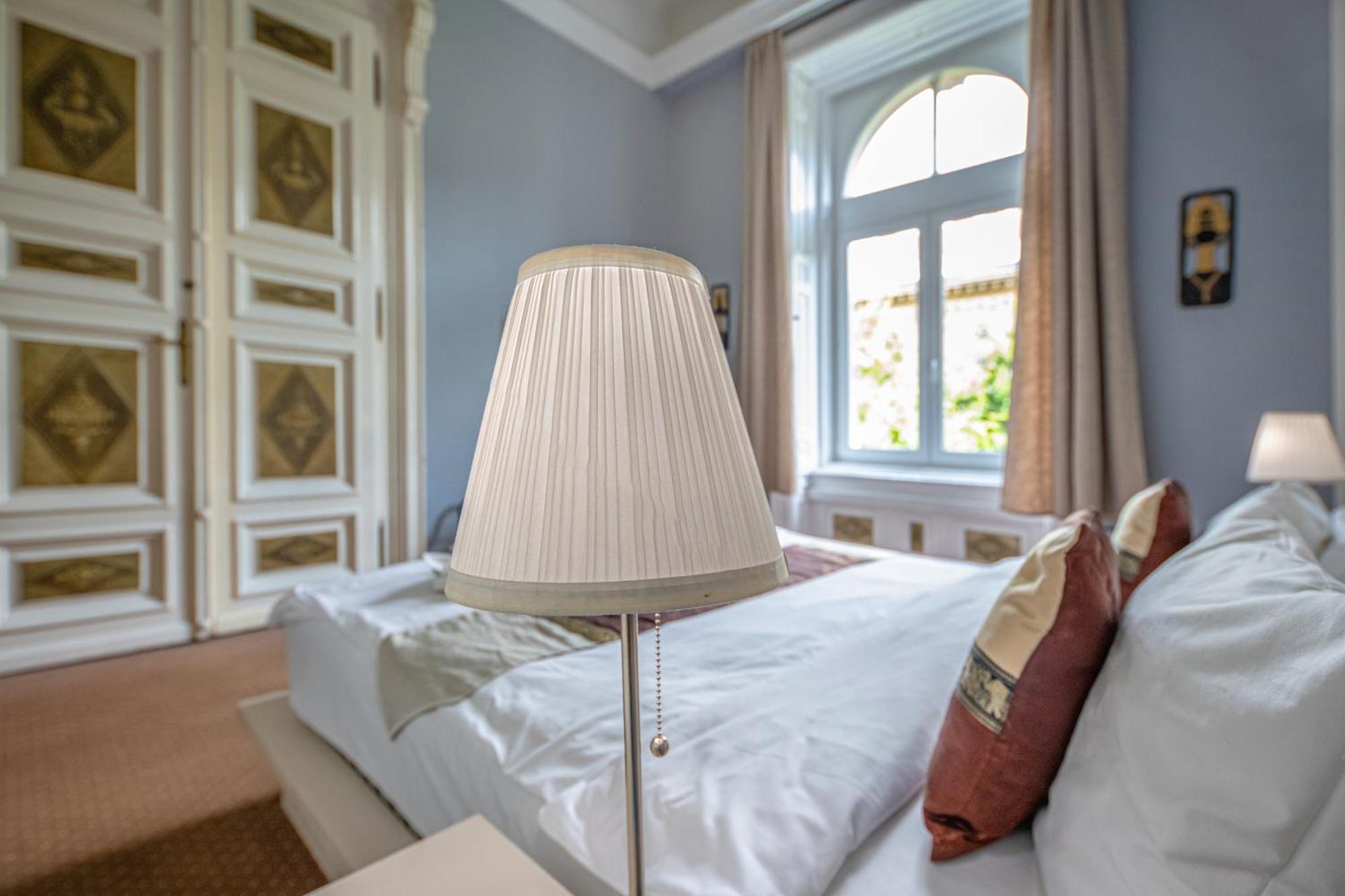 Andrassy Thai Hotel Будапеща Екстериор снимка