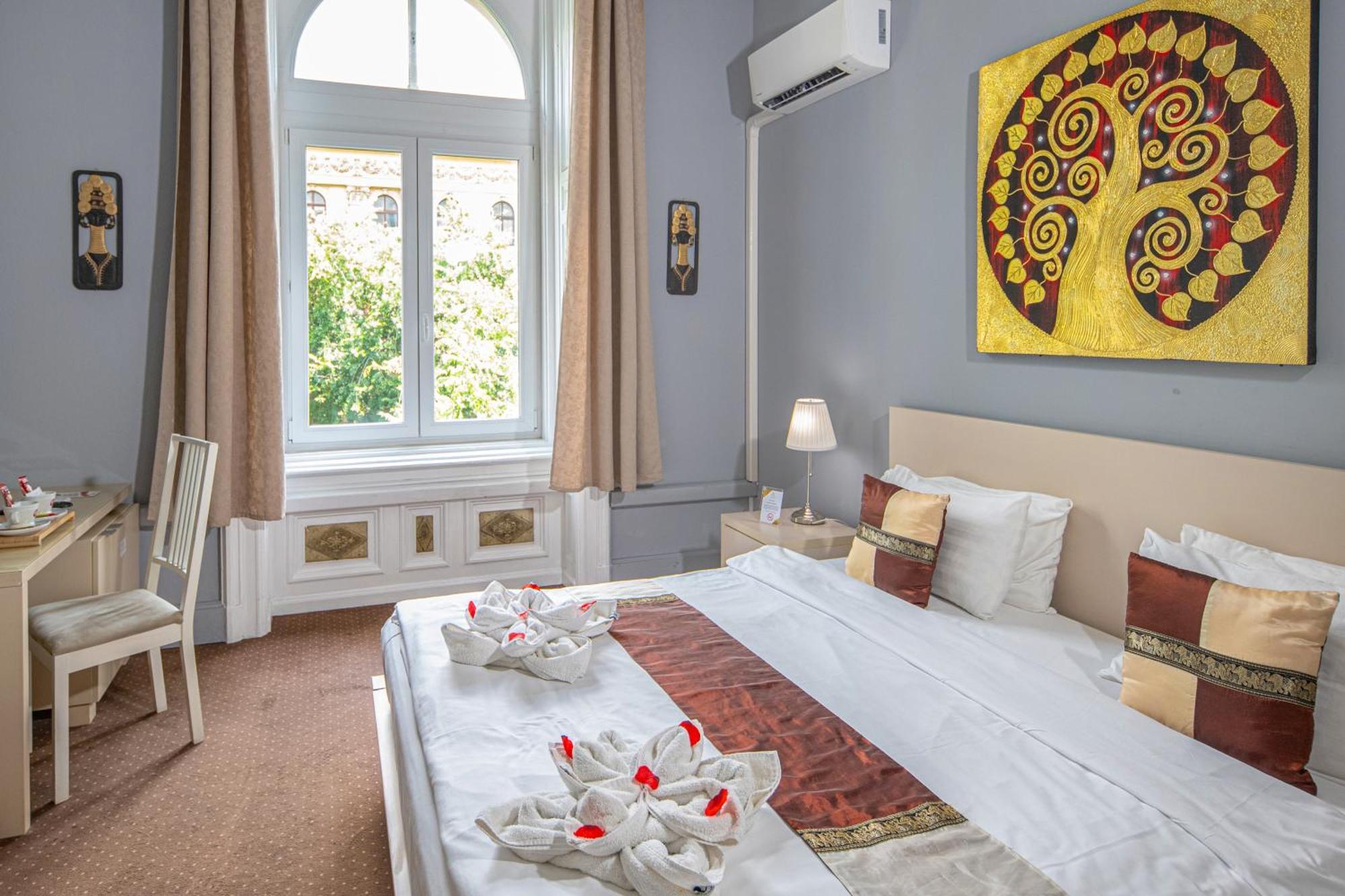 Andrassy Thai Hotel Будапеща Екстериор снимка