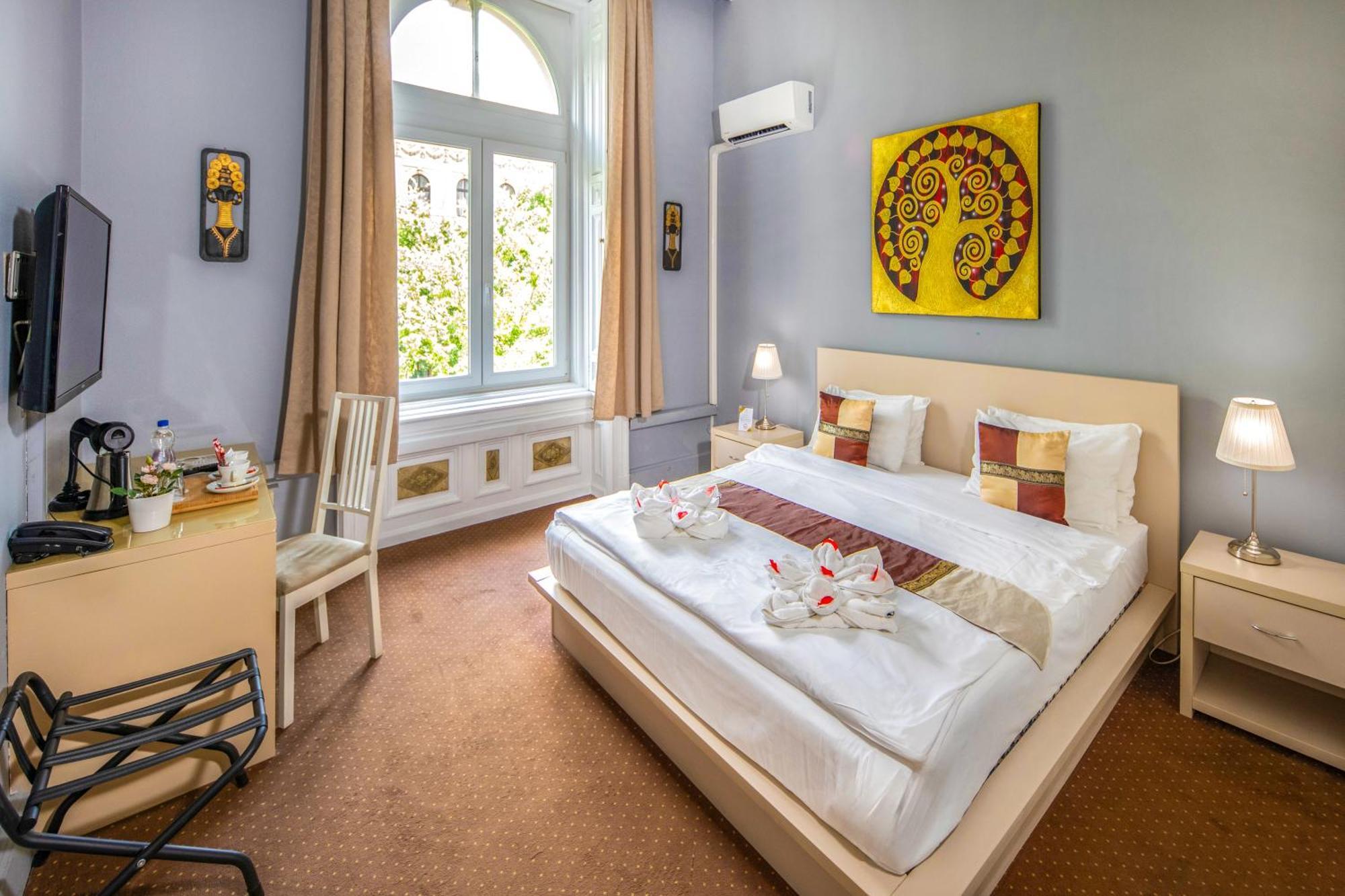 Andrassy Thai Hotel Будапеща Екстериор снимка