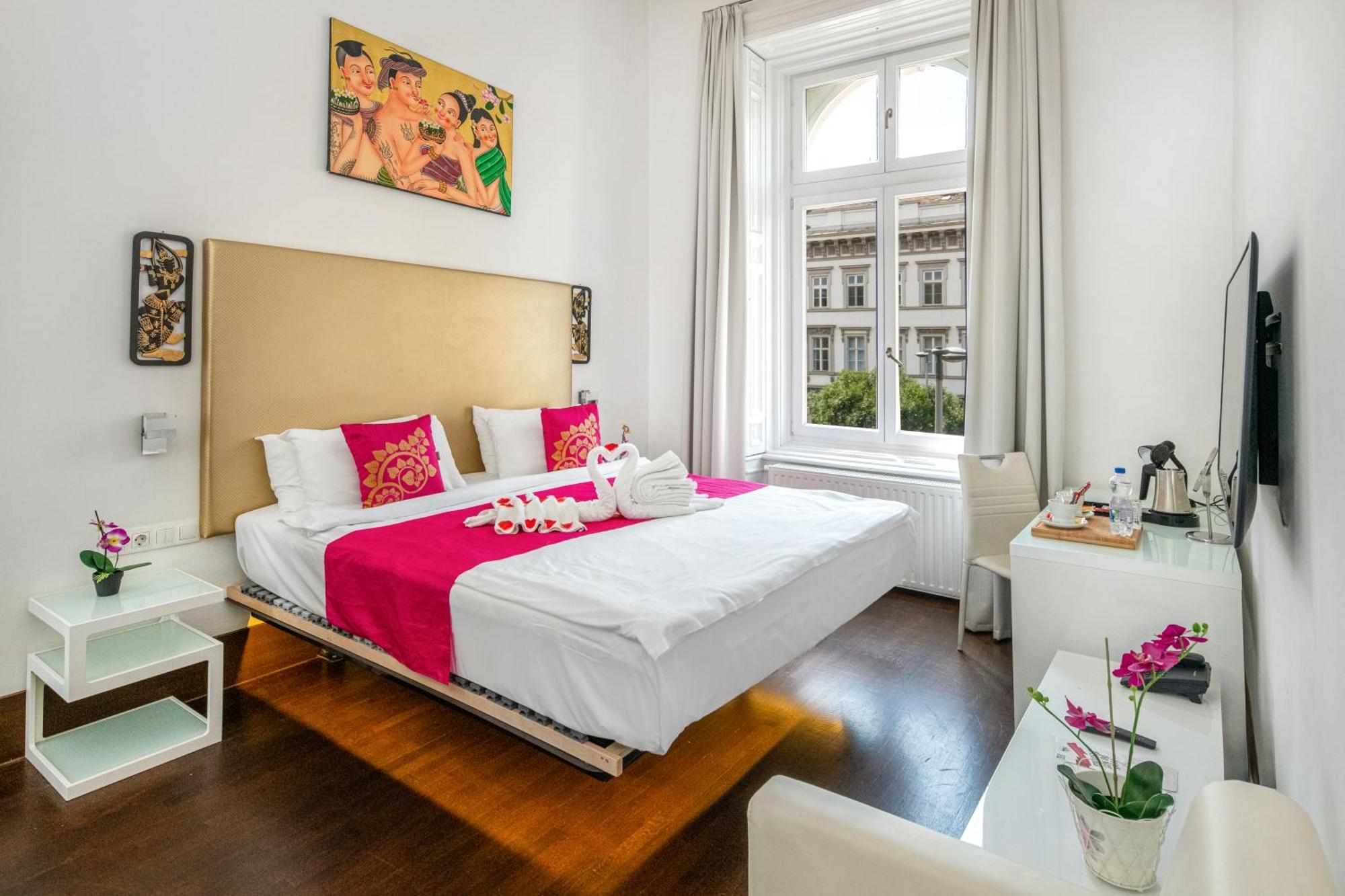 Andrassy Thai Hotel Будапеща Екстериор снимка