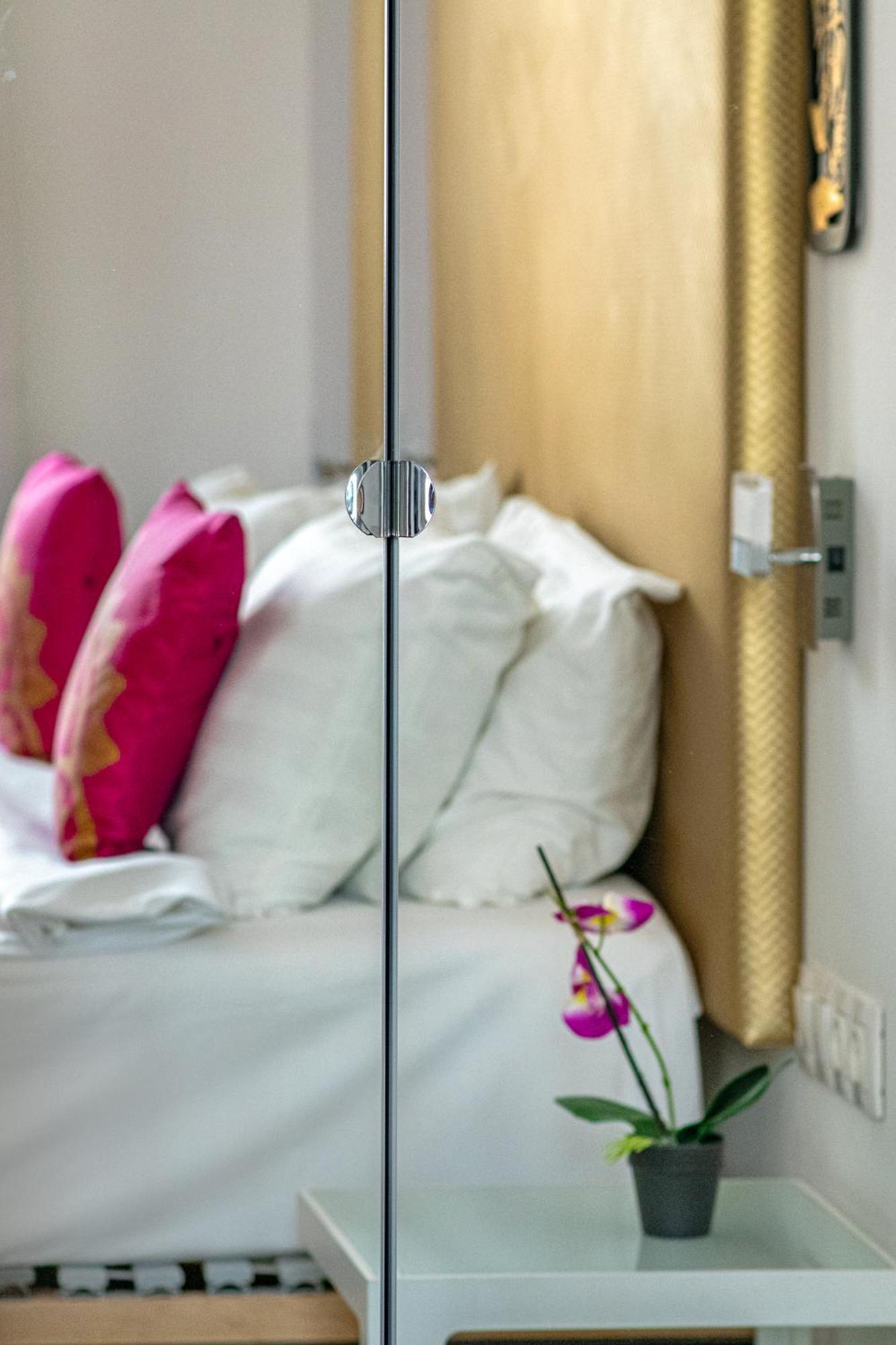 Andrassy Thai Hotel Будапеща Екстериор снимка