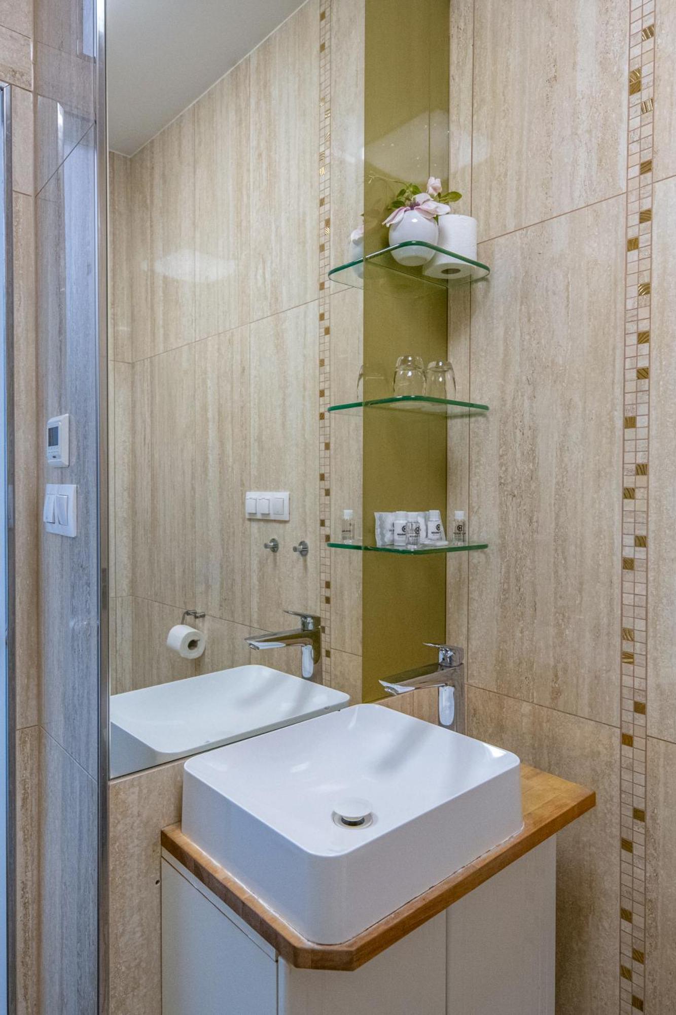 Andrassy Thai Hotel Будапеща Екстериор снимка