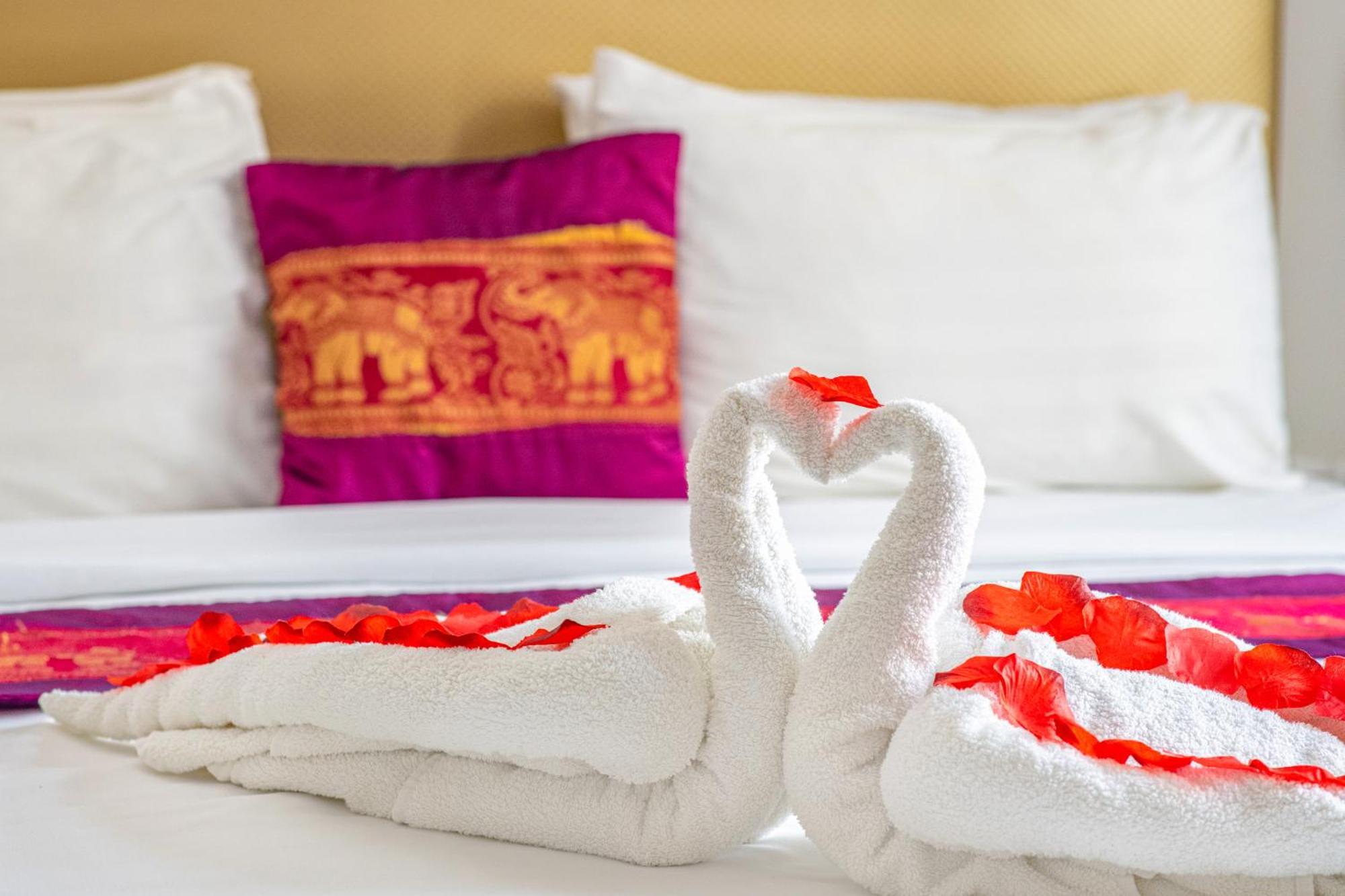 Andrassy Thai Hotel Будапеща Екстериор снимка
