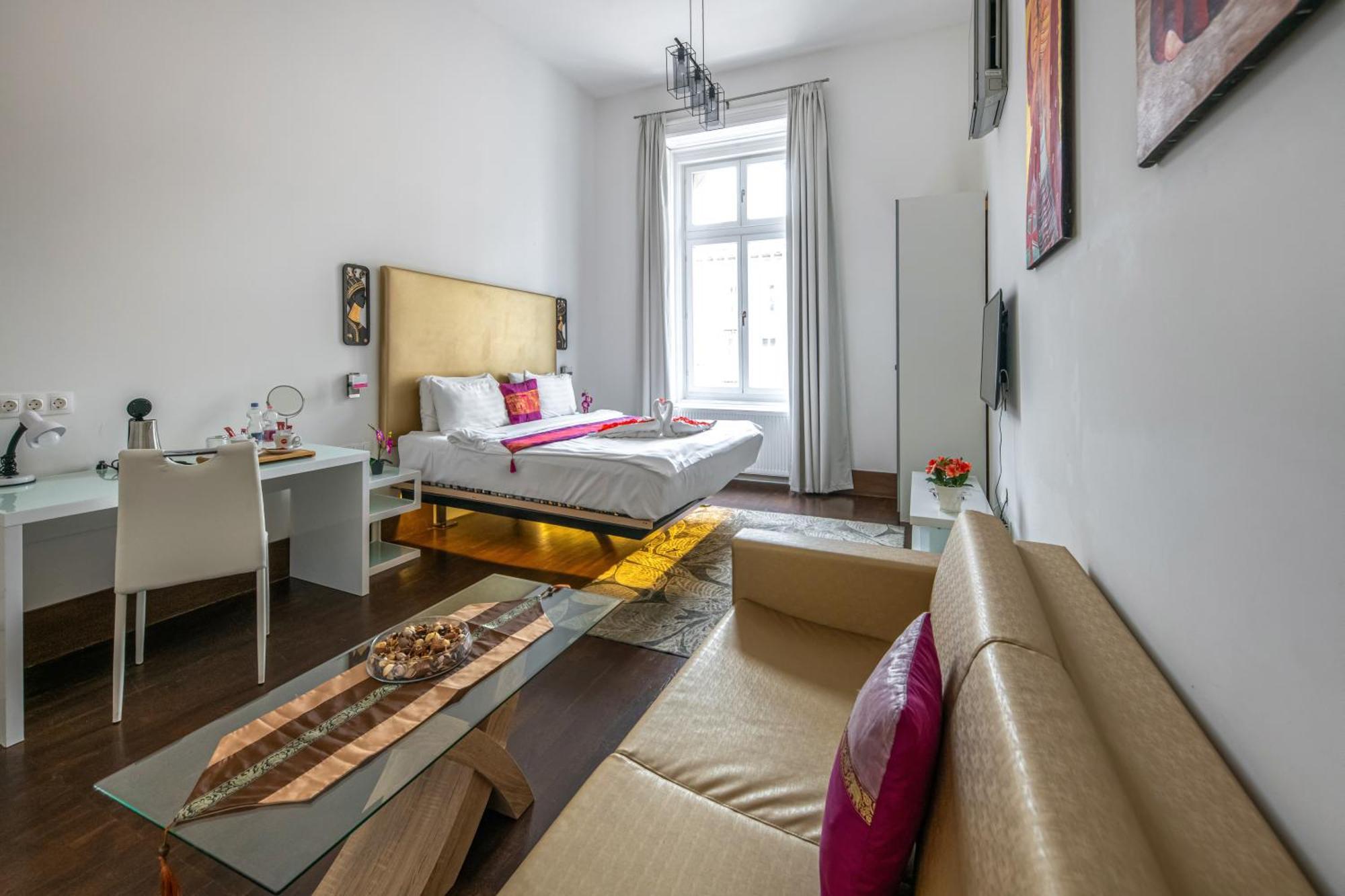 Andrassy Thai Hotel Будапеща Екстериор снимка