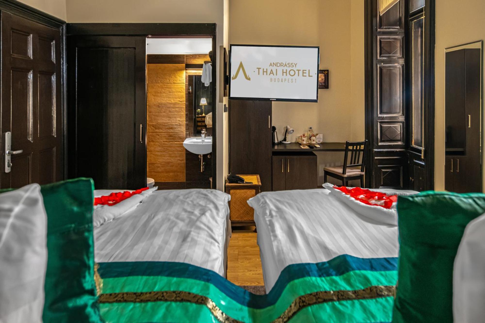 Andrassy Thai Hotel Будапеща Екстериор снимка