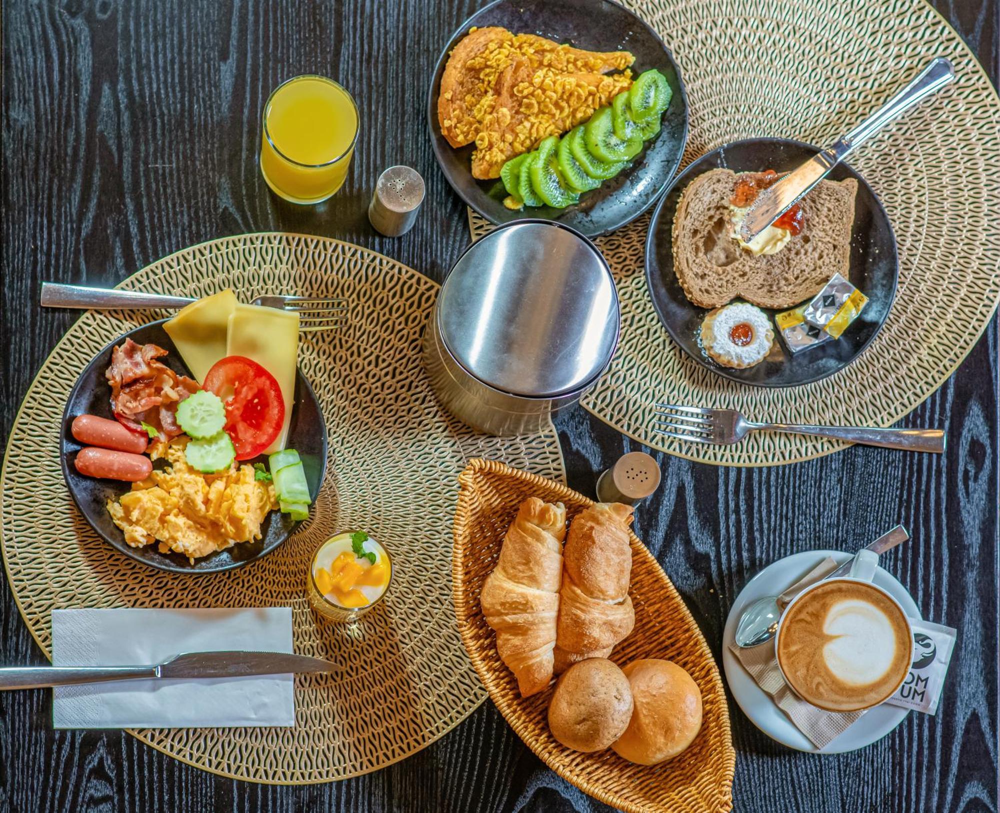 Andrassy Thai Hotel Будапеща Екстериор снимка