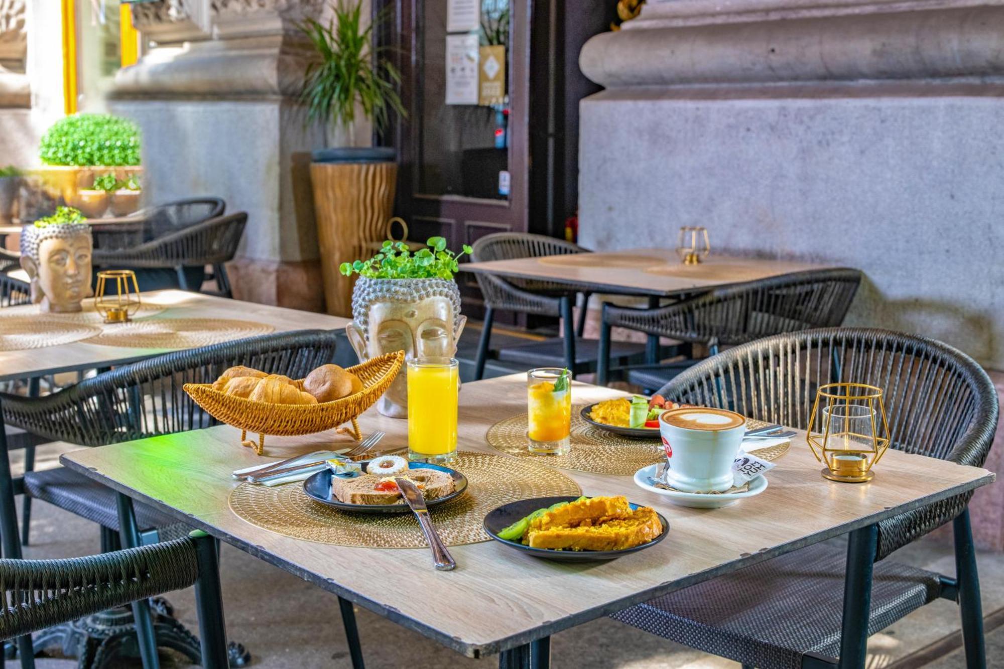 Andrassy Thai Hotel Будапеща Екстериор снимка