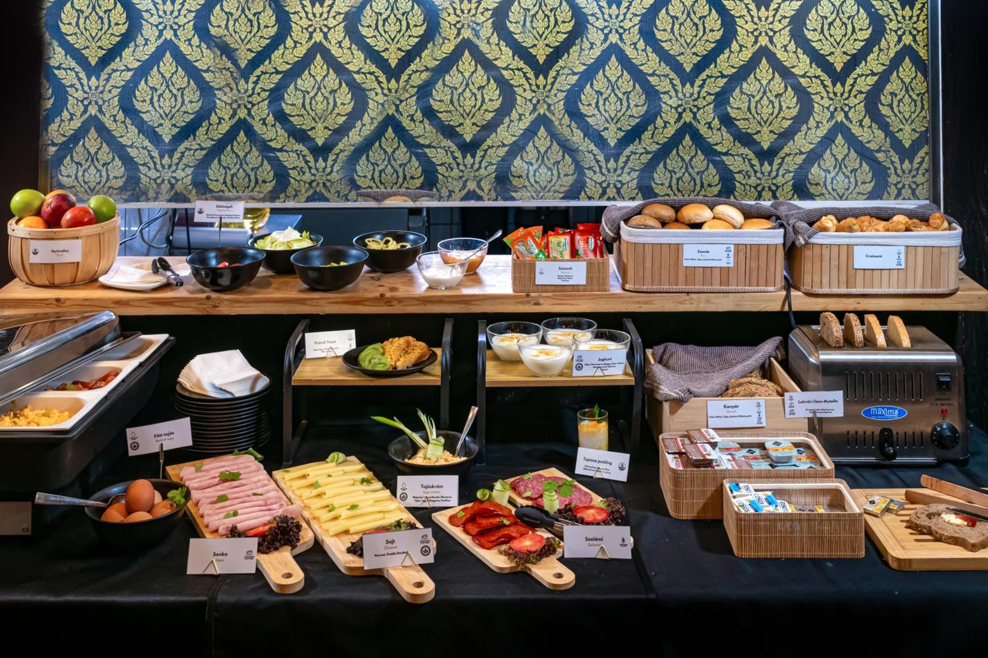 Andrassy Thai Hotel Будапеща Екстериор снимка
