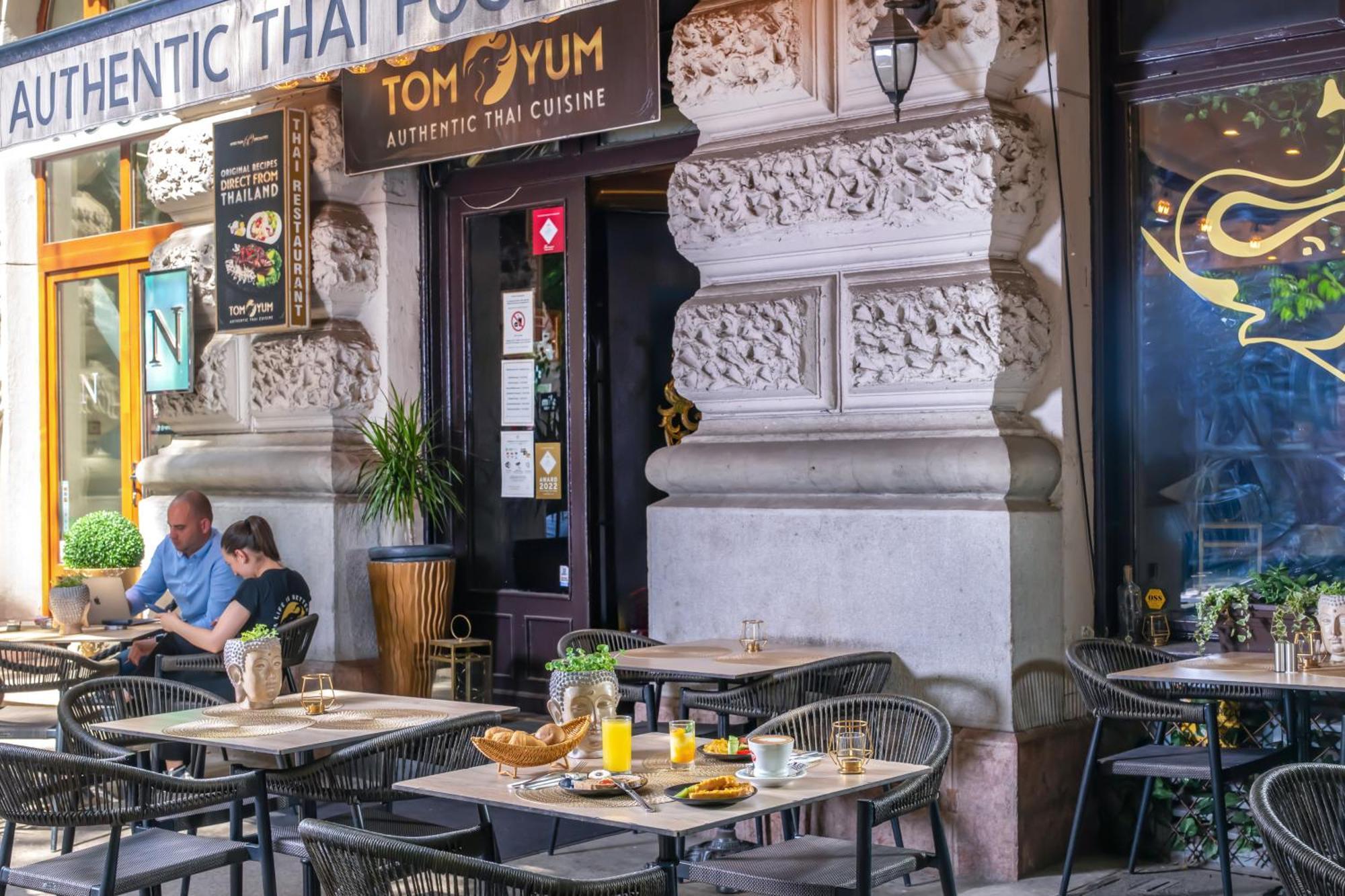 Andrassy Thai Hotel Будапеща Екстериор снимка